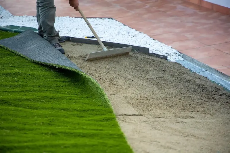 Level sand layer